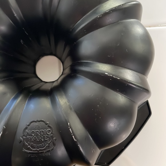 Nordic Ware Bundt Fluted Tube Pan 10 inch vintage - Picture 5 of 9